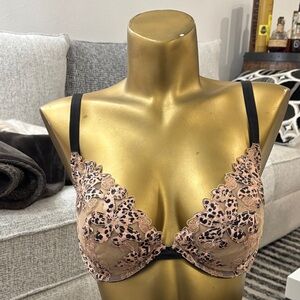 Victoria's Secret Black and Tan Lace Bra